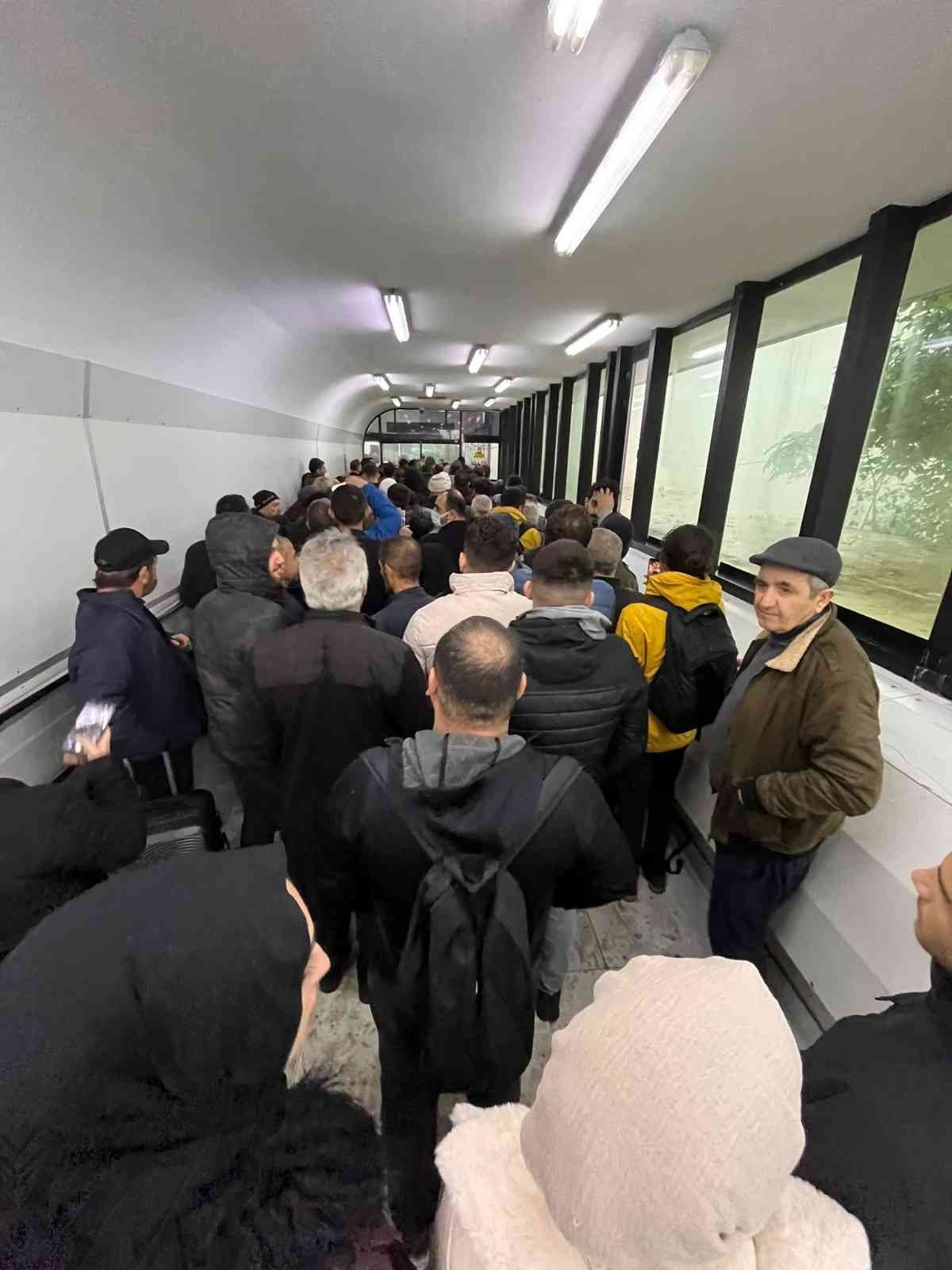 Sarp Sınır Kapısı’ndaki Iphone yoğunluğu yerini sessizliğe bıraktı