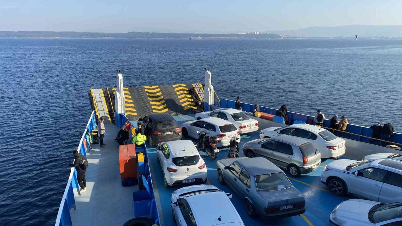 Bozcaada ve Gökçeada’ya fırtına nedeniyle yarınki tüm feribot seferleri iptal edildi