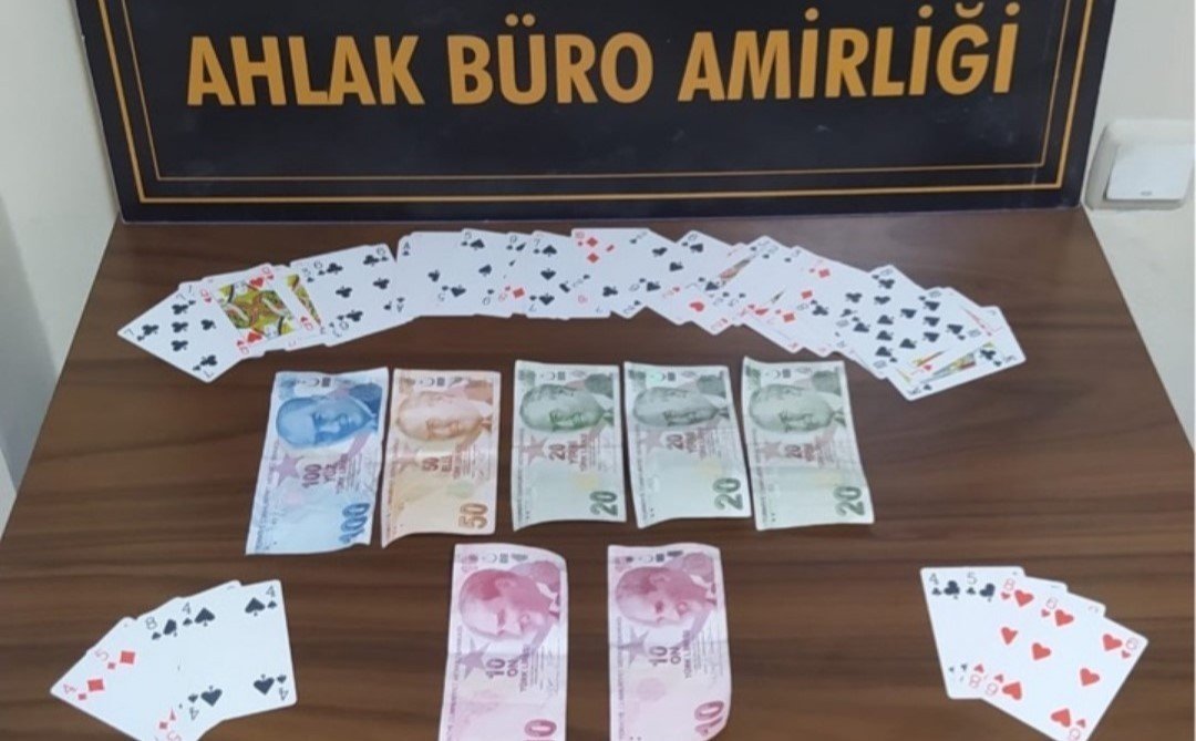 Hırsızlar 200 bin liralık inşaat kalıbıyla yakalandı