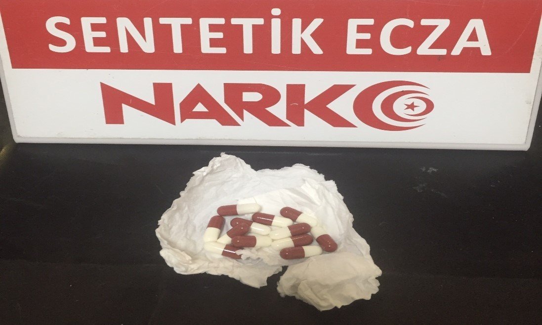 Uyuşturucu taciri 10 şüpheli tutuklandı