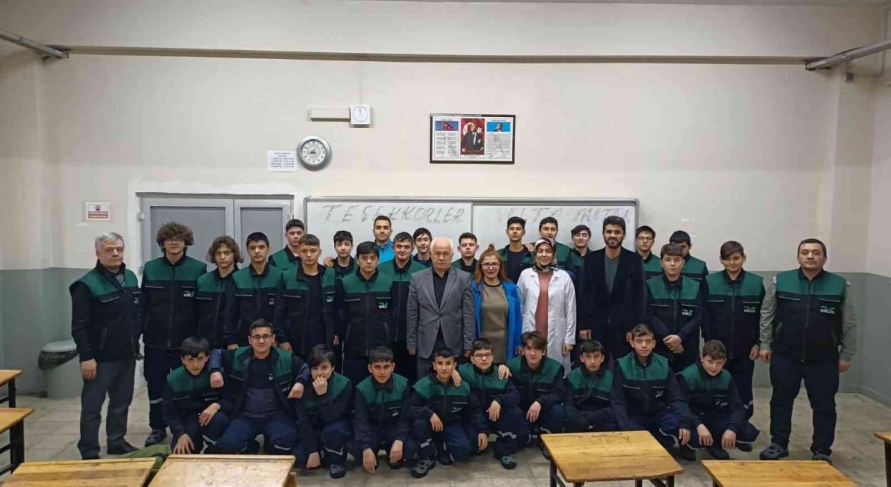 Öğrencileri iş kıyafeti ve ayakkabısı