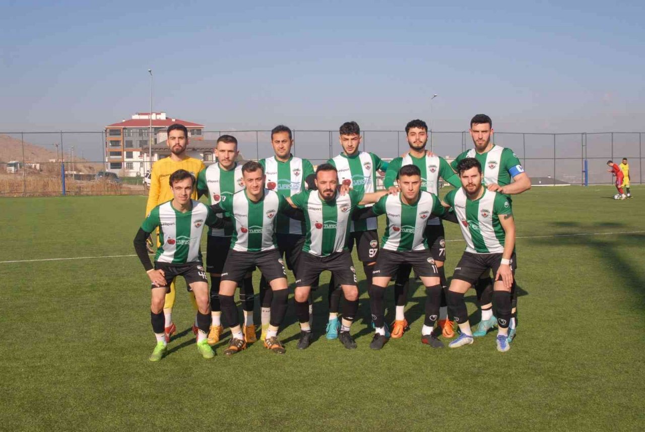 Yahyalıspor: 4 - Amaratspor: 0