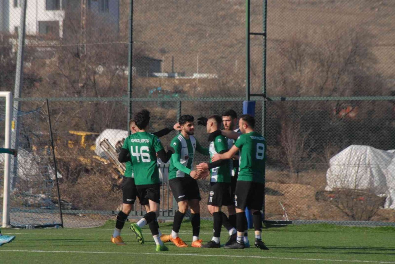 Yahyalıspor: 4 - Amaratspor: 0