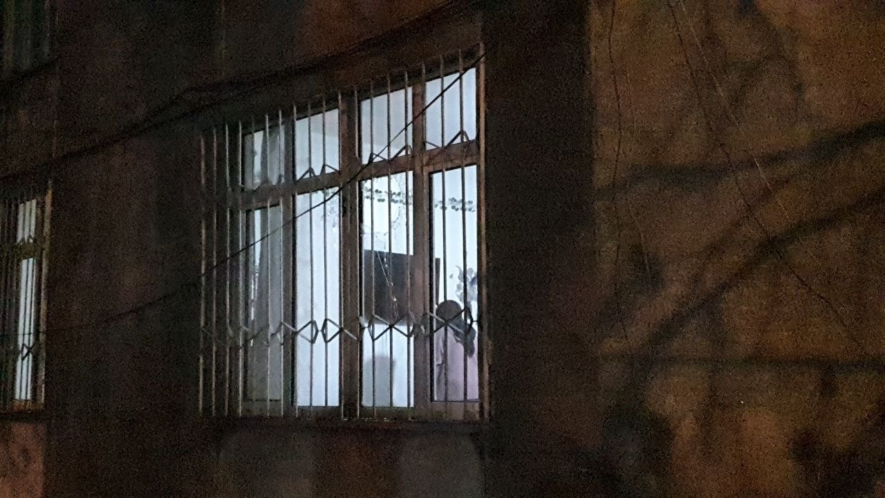 Maganda kurşunu 2 eve isabet etti