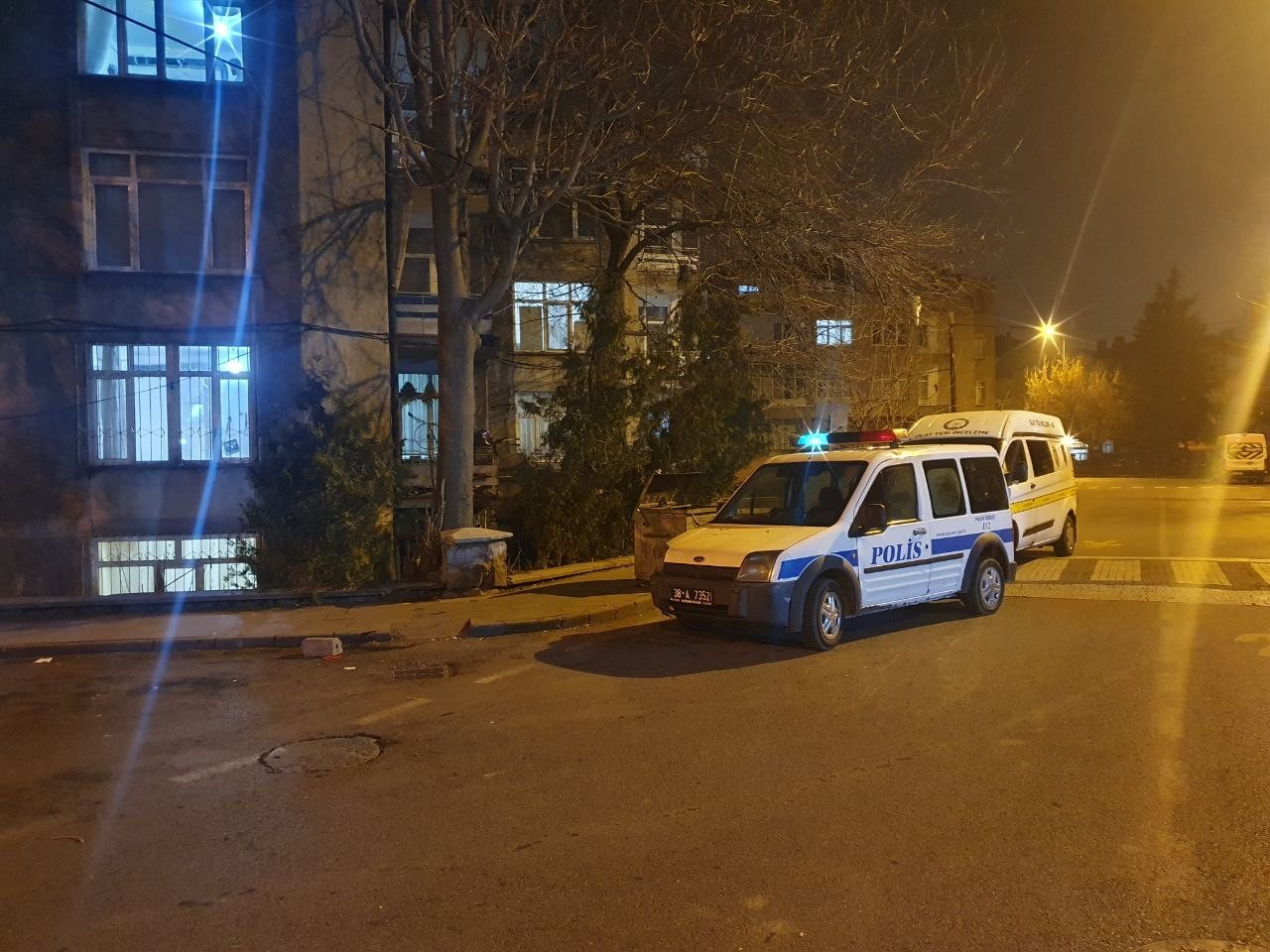 Maganda kurşunu 2 eve isabet etti