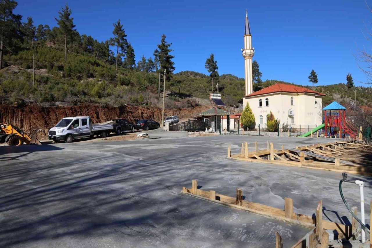 Menteşe Belediyesi kırsala 36 adet çok amaçlı sosyal alan tazandırdı