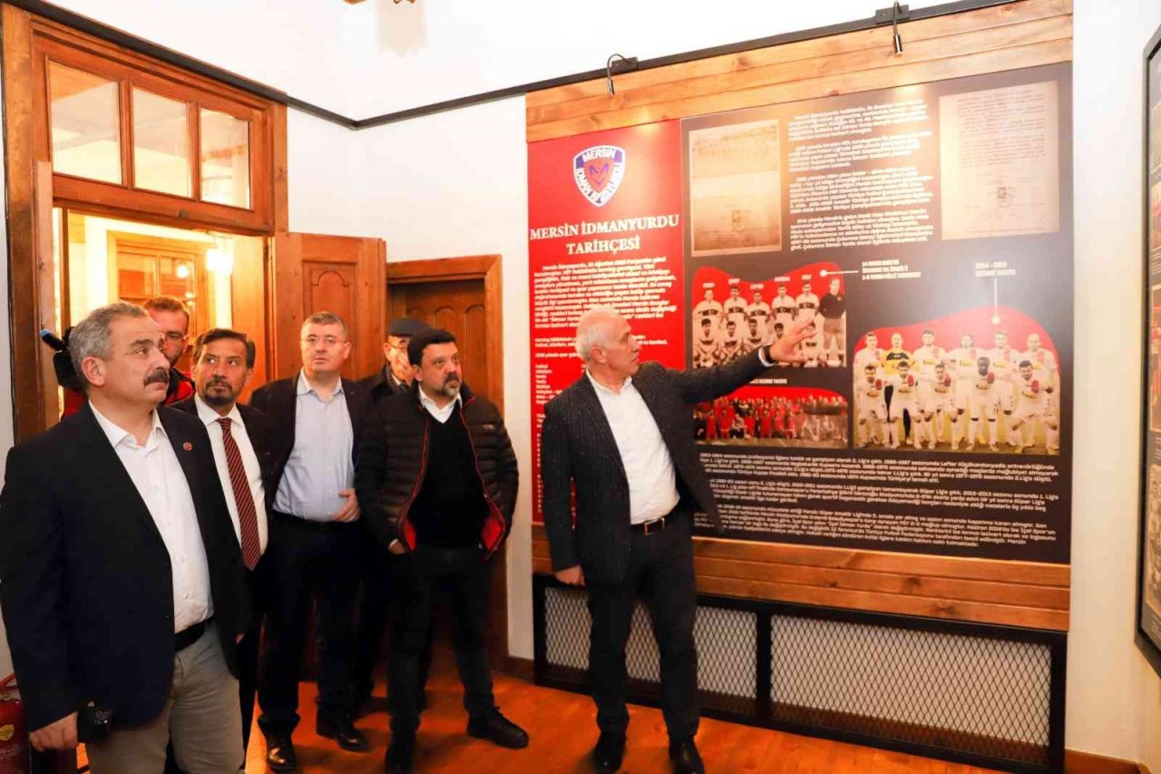 Mersin’de ’Medya ve demokrasi’ paneli düzenlendi