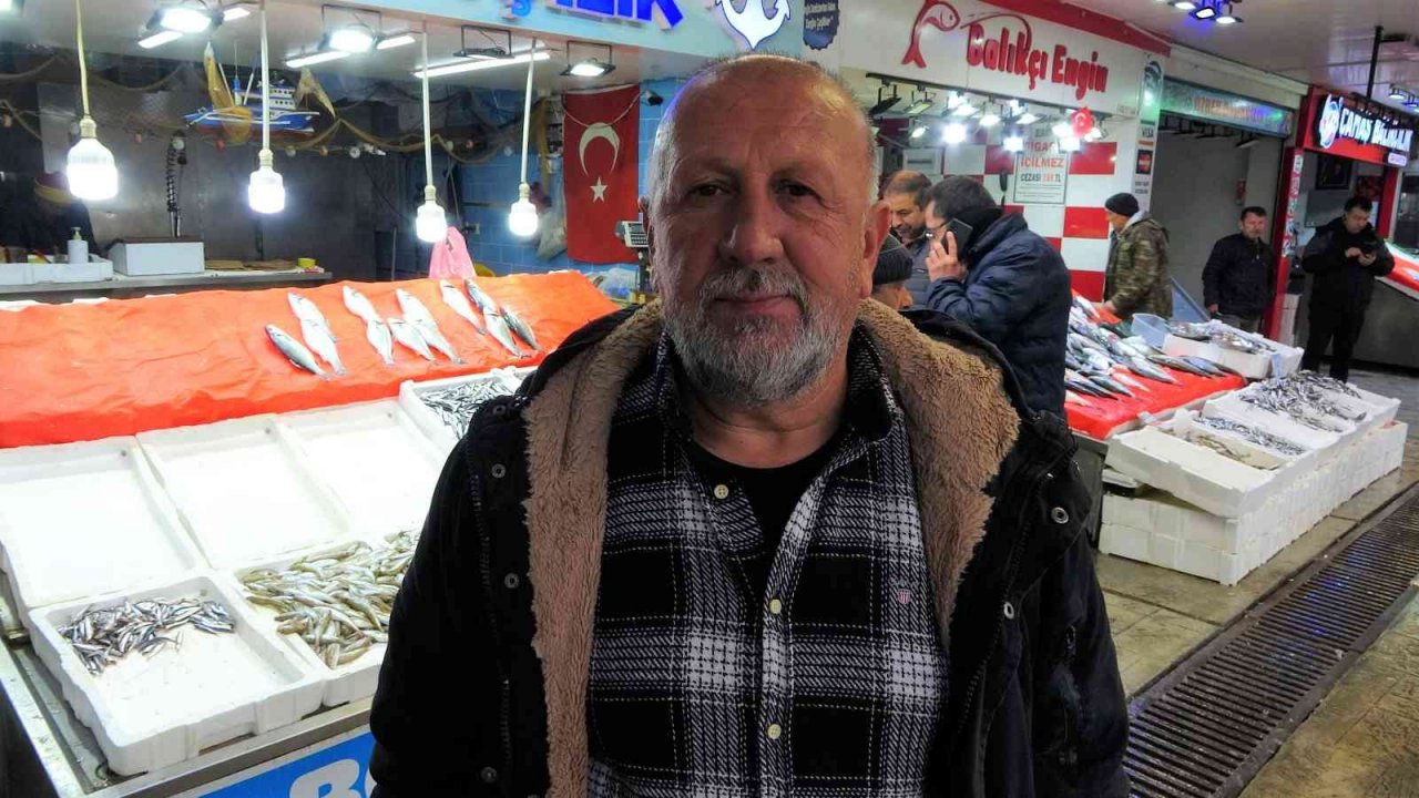 Olumsuz hava balıkçıları etkiledi: Avlanma azalınca fiyatlar arttı