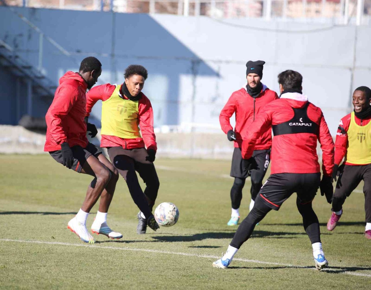 Sivasspor’da neşeli idman