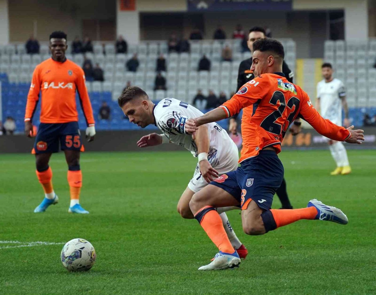 Spor Toto Süper Lig: Başakşehir: 0 - Adana Demirspor: 0 (Maç devam ediyor)