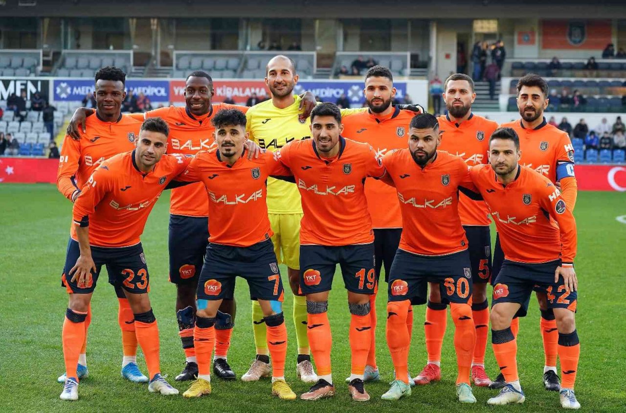 Spor Toto Süper Lig: Başakşehir: 0 - Adana Demirspor: 0 (Maç devam ediyor)