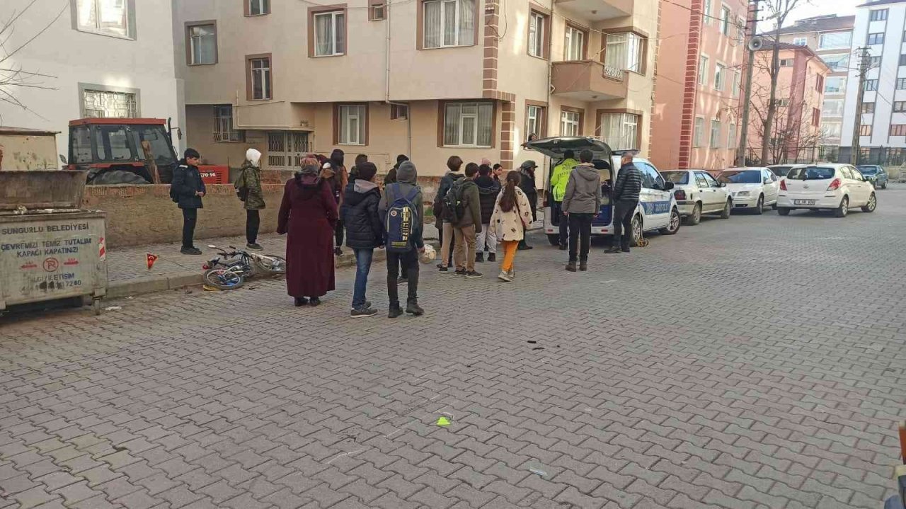 Otomobil bisiklete çarptı: 1 yaralı