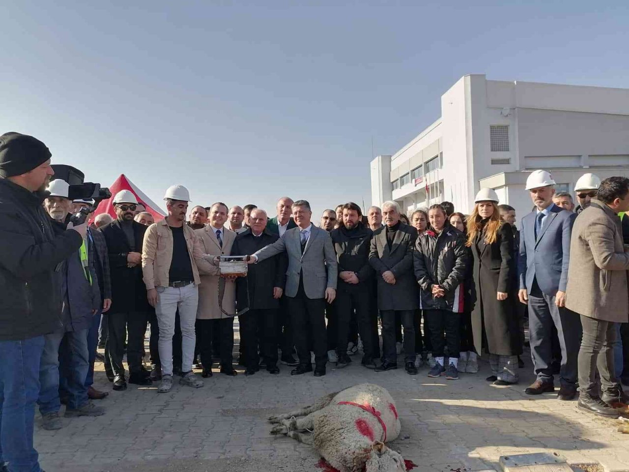 Soma’ya 7 bin kapasiteli yeni stadın temeli atıldı