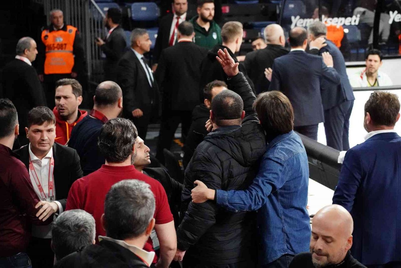 Basketbol Süper Lig: Galatasaray Nef: 83 - Merkezefendi Belediyesi: 100