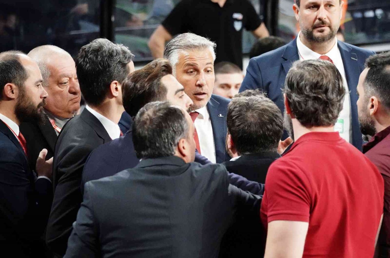 Basketbol Süper Lig: Galatasaray Nef: 83 - Merkezefendi Belediyesi: 100
