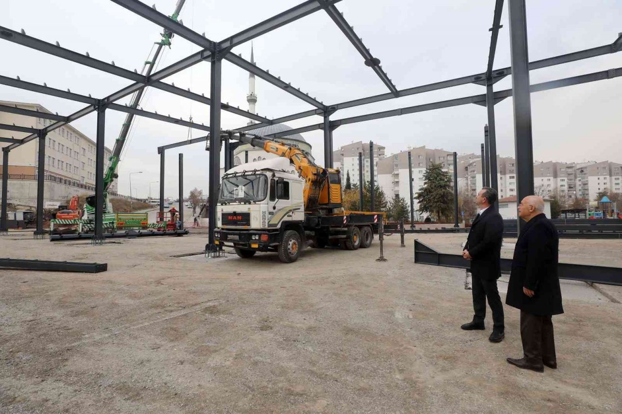 Yenimahalle Belediyesi beş Pazar yerine güneş enerji paneli kuruyor