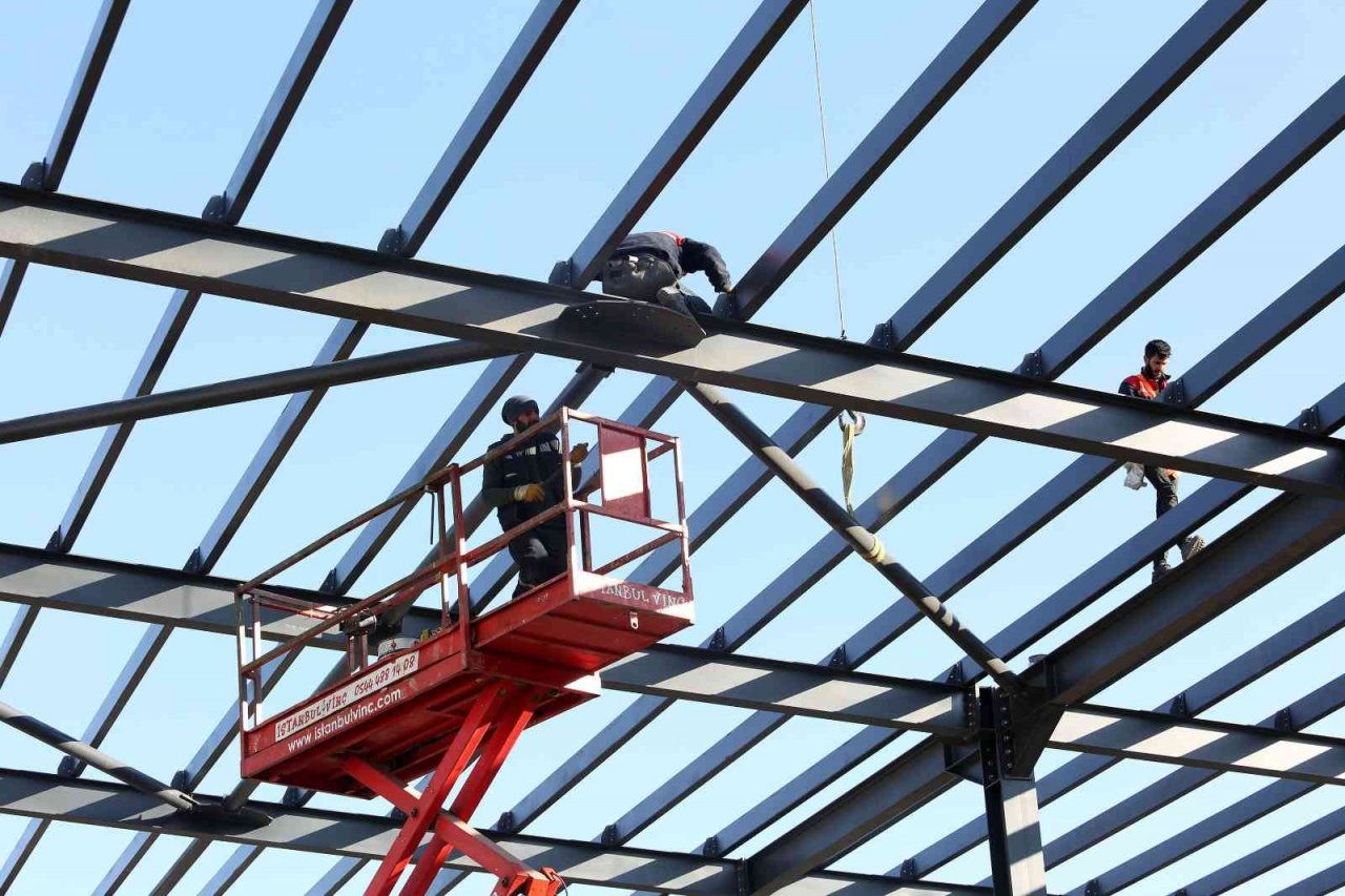 Yenimahalle Belediyesi beş Pazar yerine güneş enerji paneli kuruyor