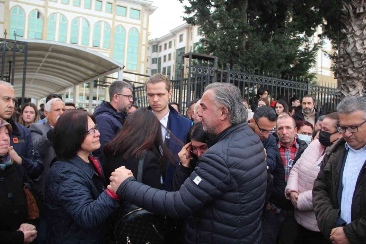 Liseli öğrencilerin ölümüyle sonuçlanan scooter kazasında çocuklarını kaybeden gözü yaşlı aileler en ağır cezayı istedi