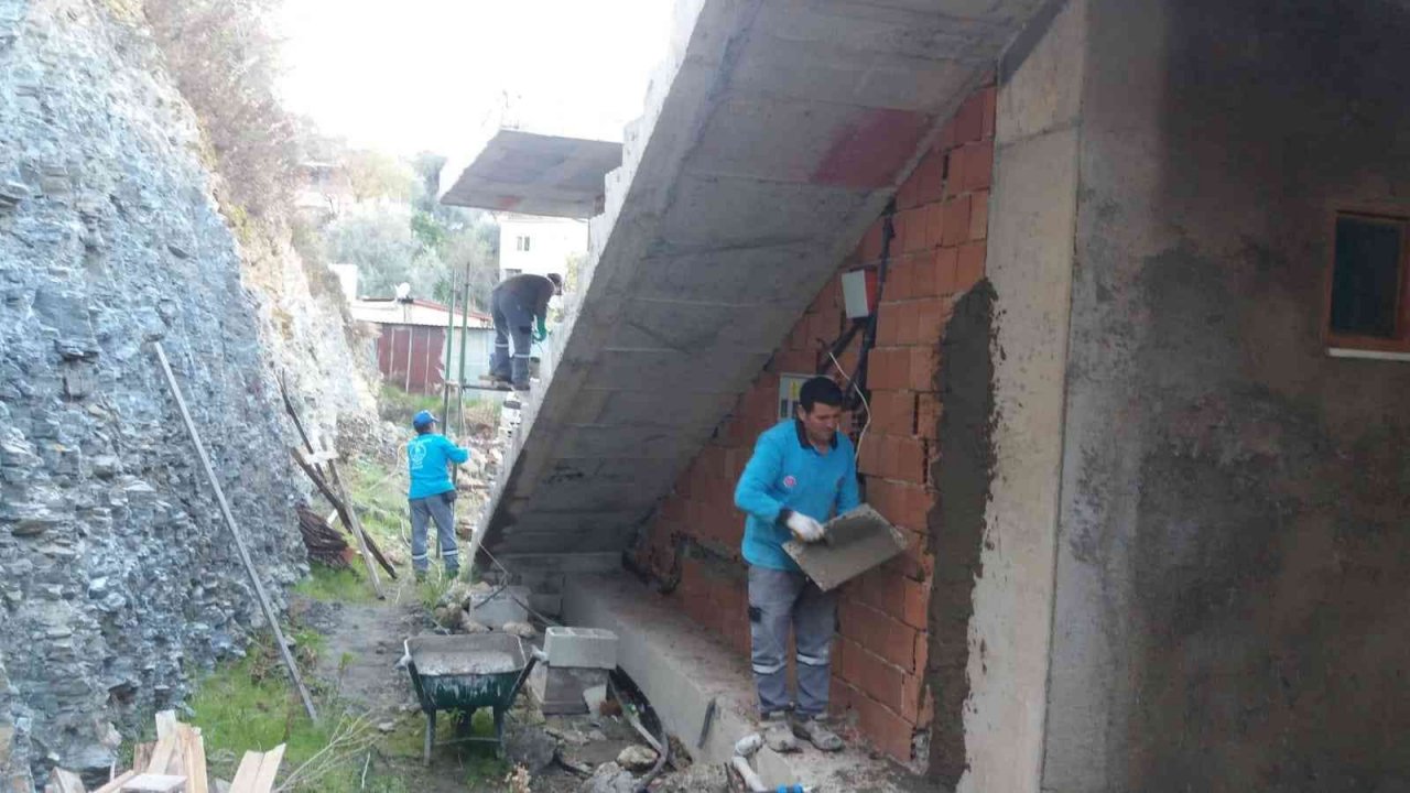 Elikesik’te engelli vatandaşın evine belediye eli