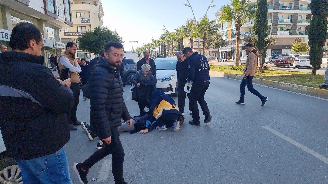 Motosiklet sürücüsü şerit ihlali sonucu hastanelik oldu