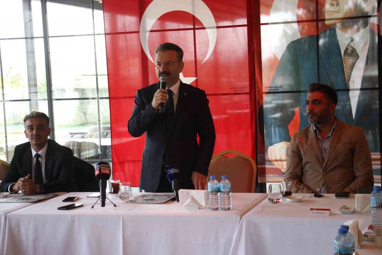 Vali Aksoy, gazeteciler ile kahvaltıda buluştu