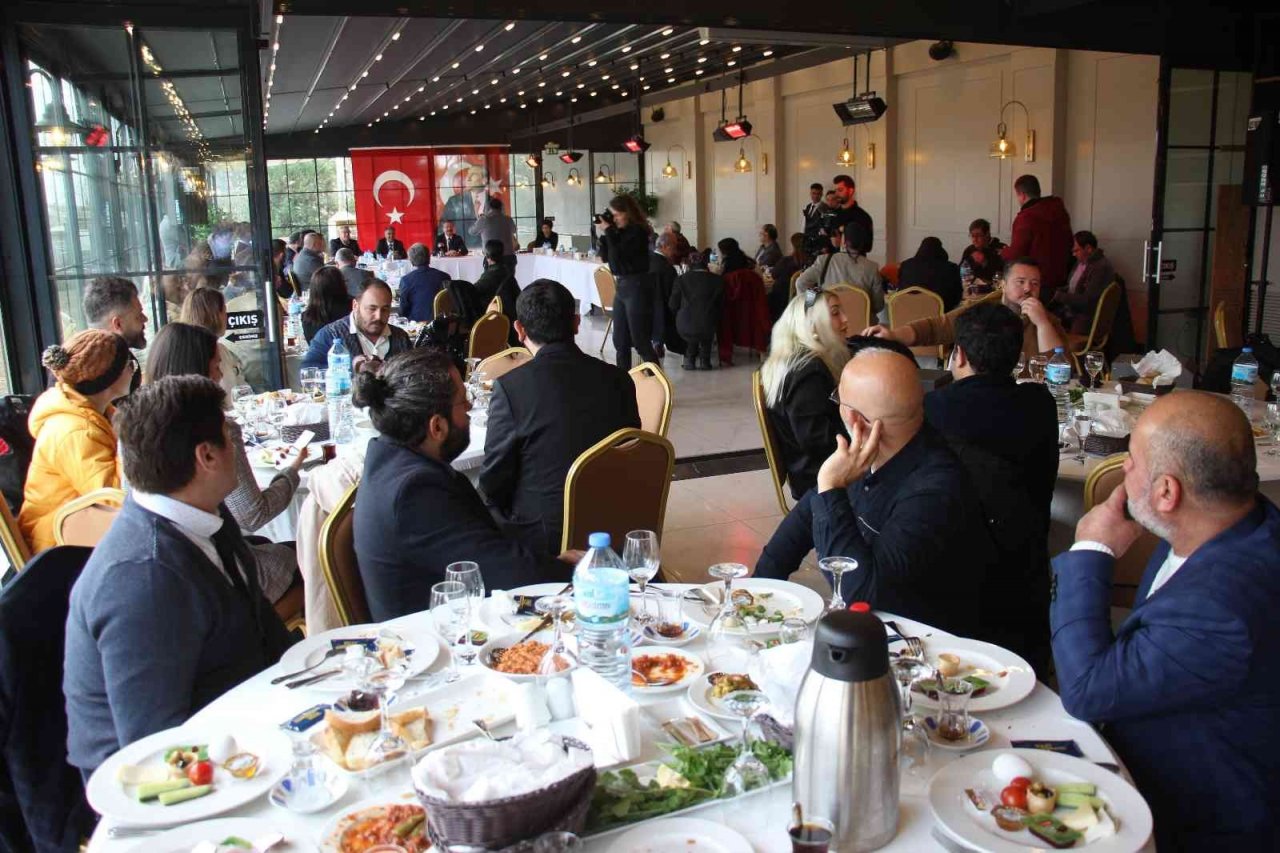 Vali Aksoy, gazeteciler ile kahvaltıda buluştu