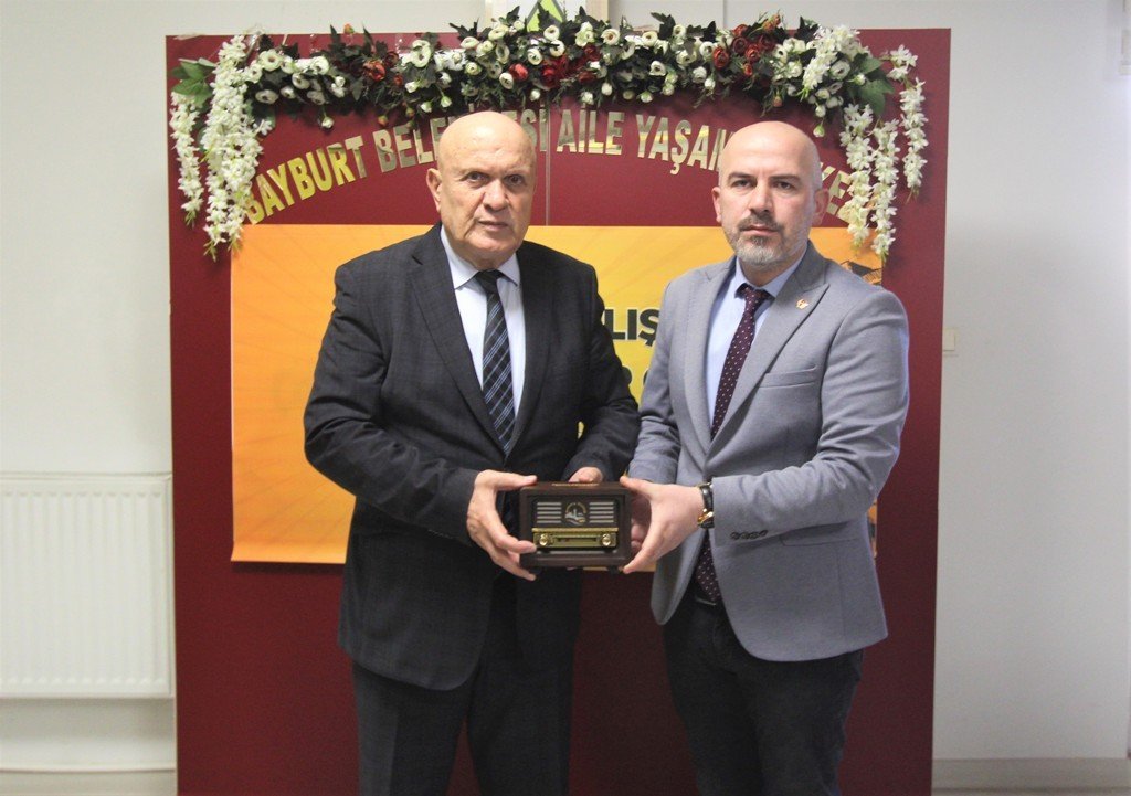 Başkan Pekmezci gazetecileri ağırladı