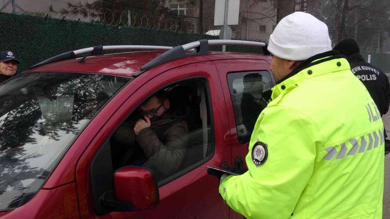 Bolu’da 2022 yılında binlerce sürücüye milyonlarca lira ceza kesildi