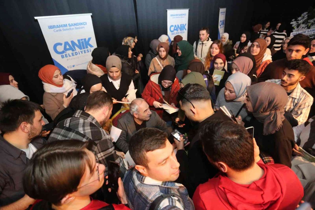 Canik’te Nurullah Genç konferansı