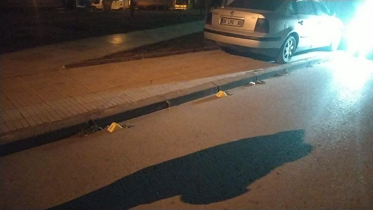 Çorum’da bir ev kurşunlandı