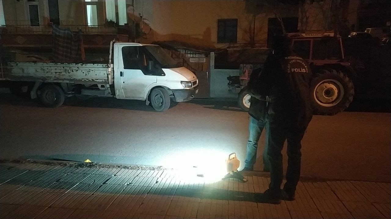 Çorum’da bir ev kurşunlandı