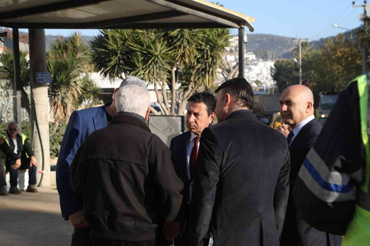 Başkan Aras, Dere Sokak’ta incelemelerde bulundu