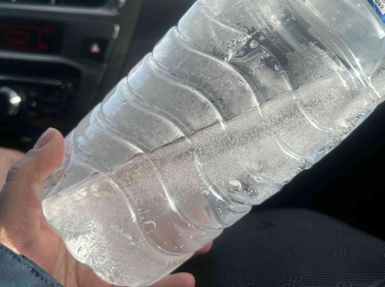 Hava sıcaklığının eksi 11’e düştüğü Erzurum’da her yer buz tuttu