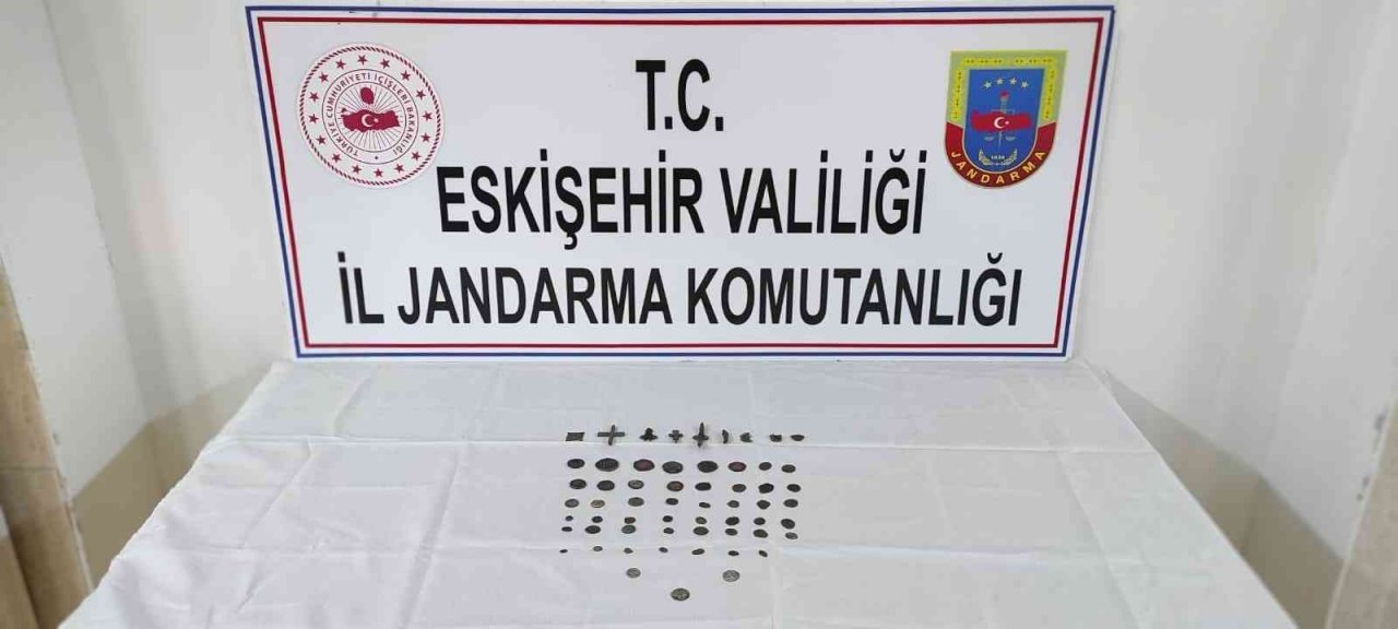 Jandarma 59 adet tarihi eser ele geçirdi
