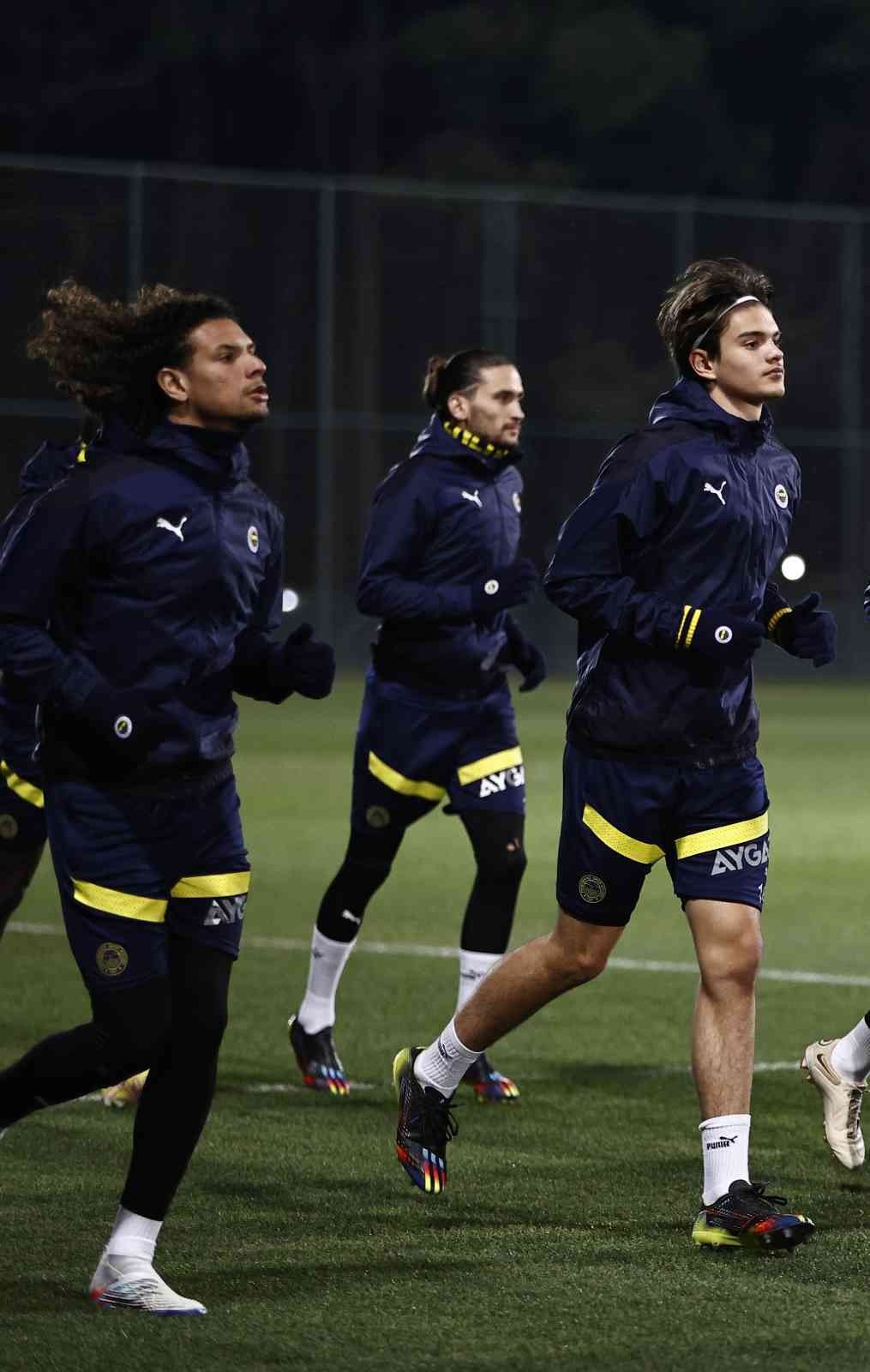 Fenerbahçe, Gaziantep FK maçı hazırlıklarına başladı