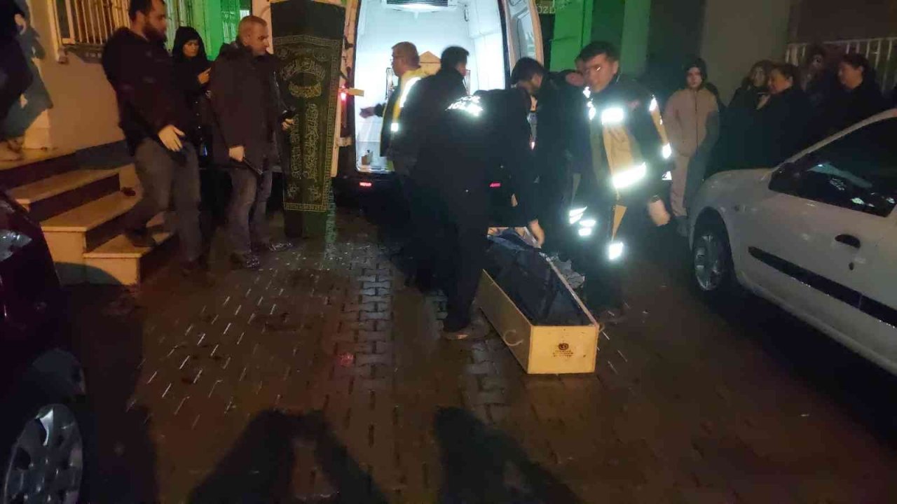 Tekirdağ’da korkunç olay: Sevgilisini bıçakla öldürüp kendini astı