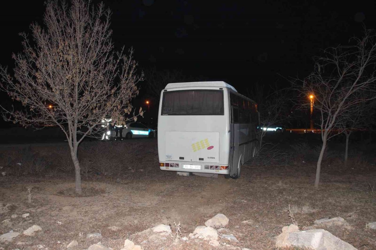 Karaman’da freni patlayan işçi midibüsü şarampole sürüklendi: 7 yaralı