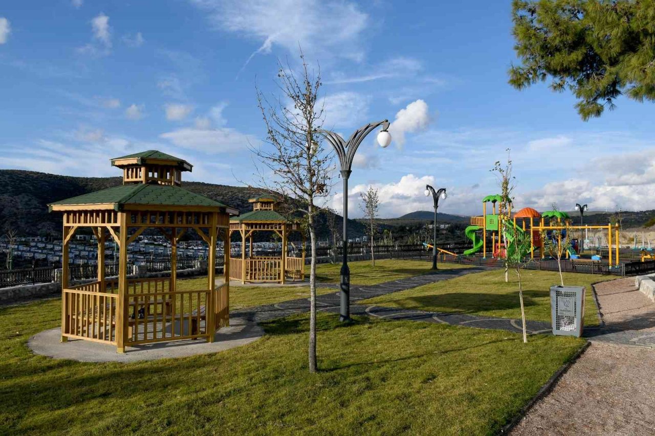 Kuşadası Belediyesi bir yılda yeşile 18 milyon 415 bin TL’lik yatırım yaptı