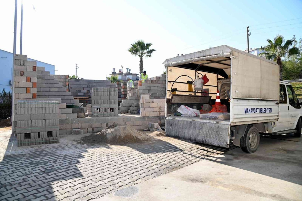 Manavgat Belediyesi sarılar pazarını yeniliyor