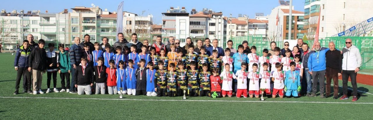 Küçük erkeklerde Manisa şampiyonu Salihli Altınordu oldu