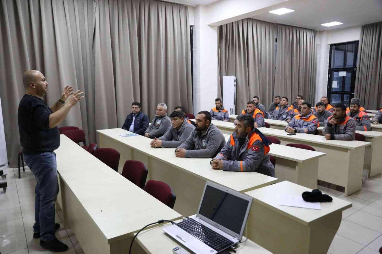 Melikgazi’de belediye-üniversite işbirliği ile personele eğitim veriliyor