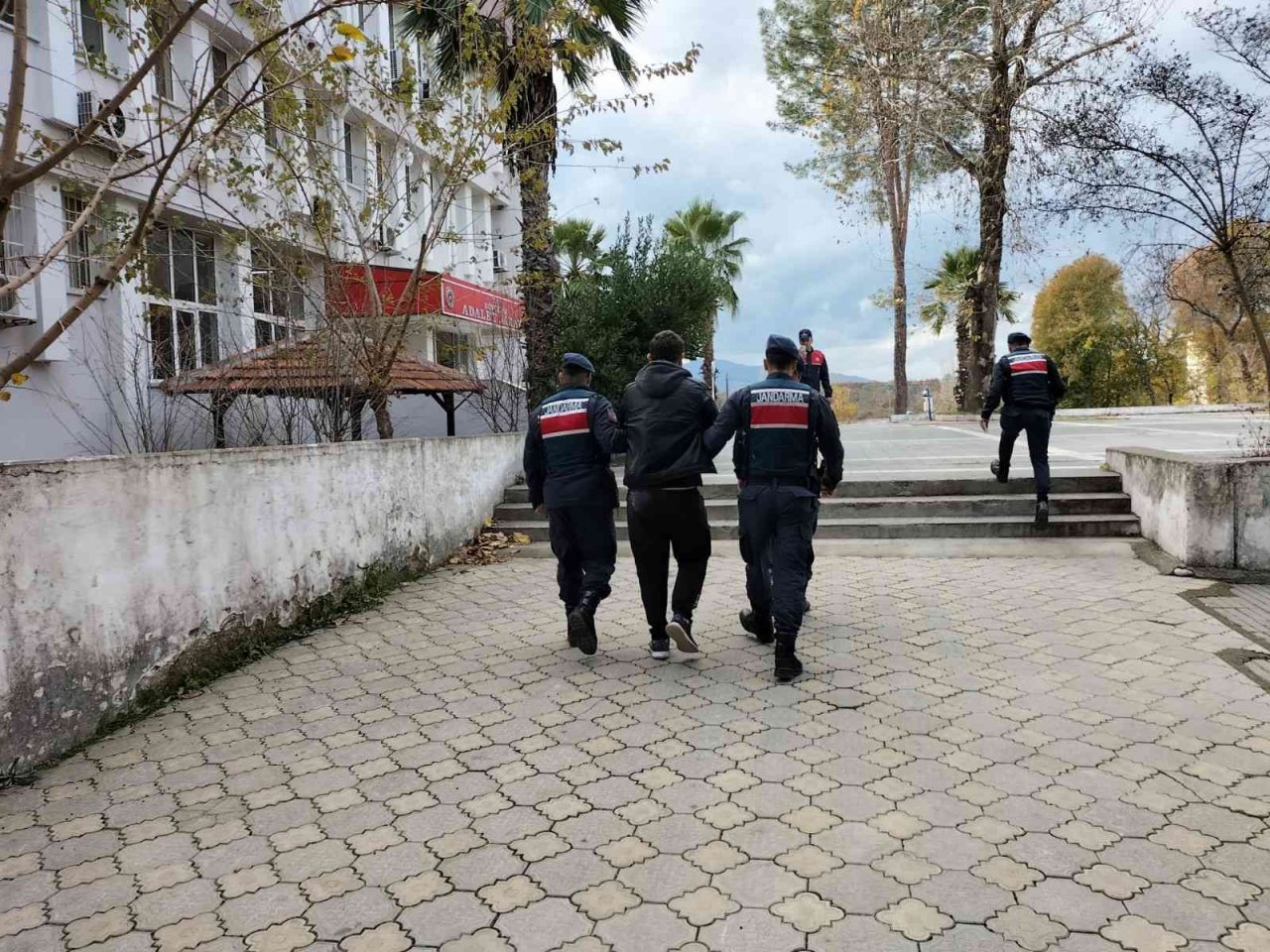 Köyceğiz’de 56 yıl hapis cezası bulunan şahıs JASAT ekiplerinden kaçamadı