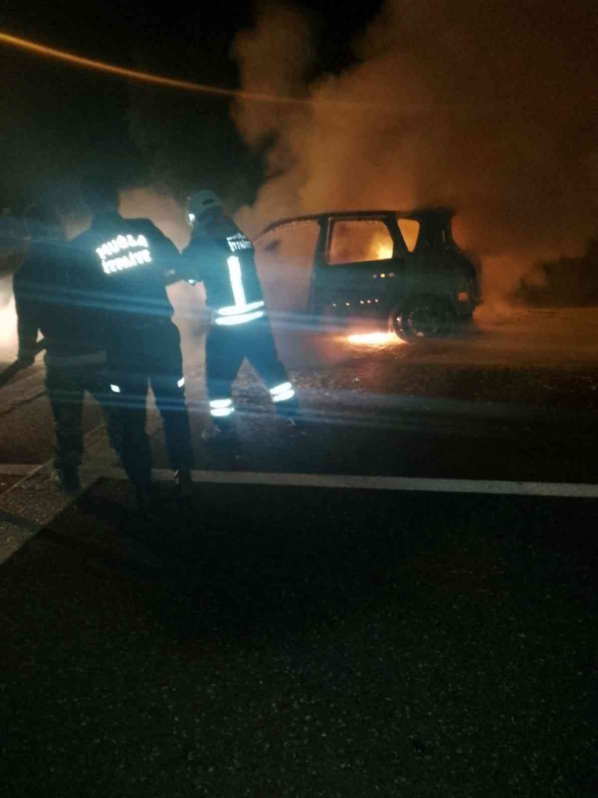 Ula’da araç yangını