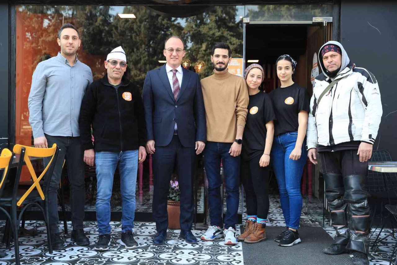 Pamukkale’de 2023 yılının ilk ruhsatını Başkan Örki teslim etti