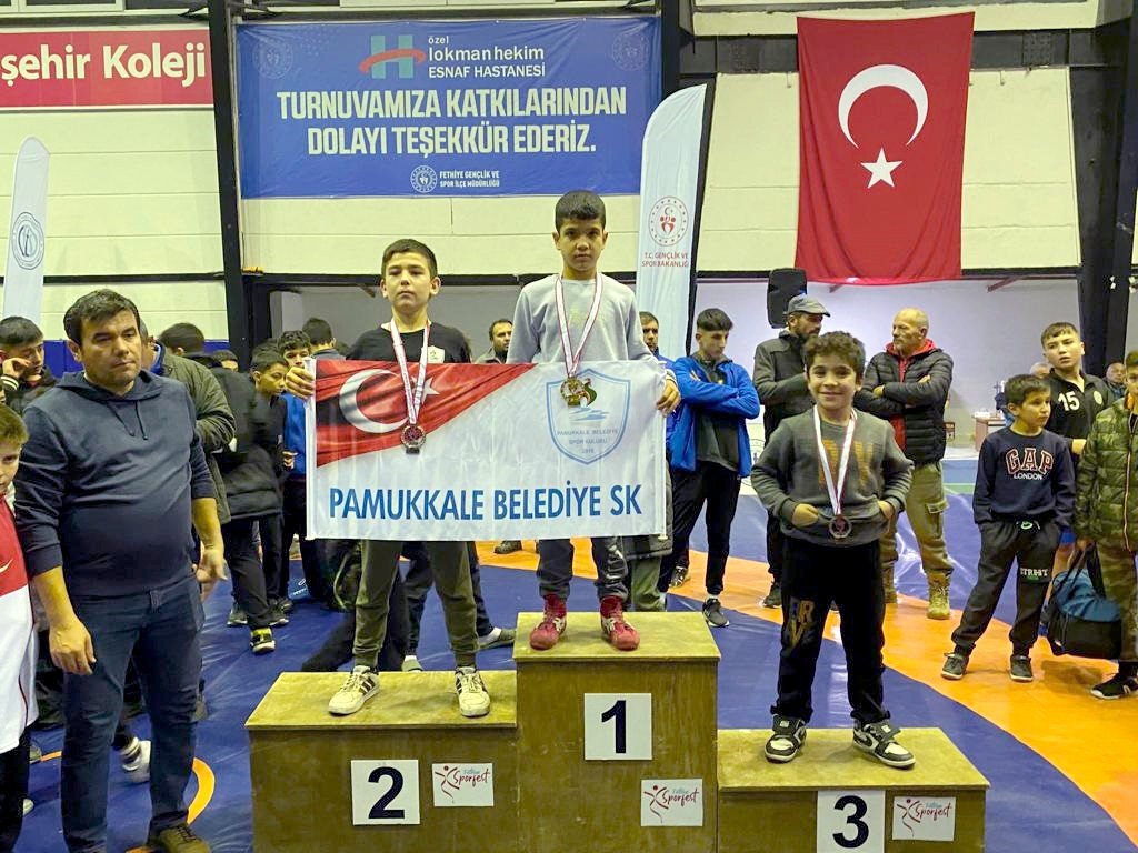 Pamukkale Belediyespor adını zirvede tutuyor