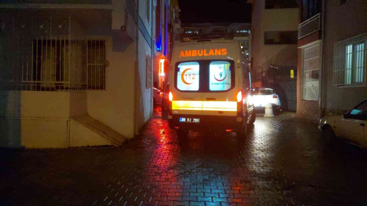 Tekirdağ’da korkunç olay: Sevgilisini bıçakla öldürüp kendini astı