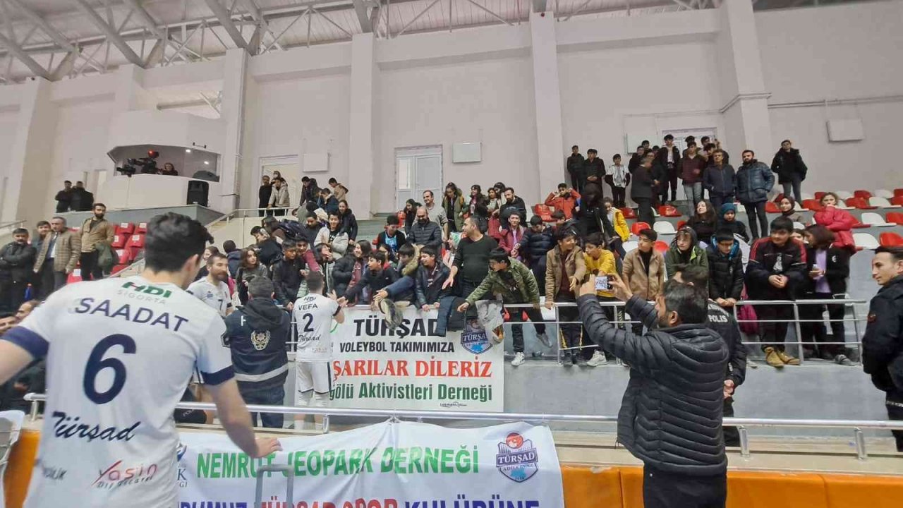 Efeler Ligi 14. hafta: Türşad: 3 - Hatay Büyükşehir Belediye: 1