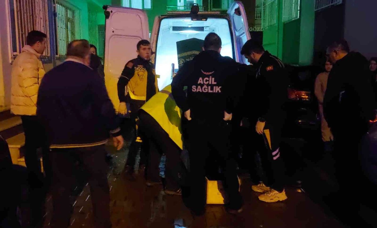 Tekirdağ’da korkunç olay: Sevgilisini bıçakla öldürüp kendini astı