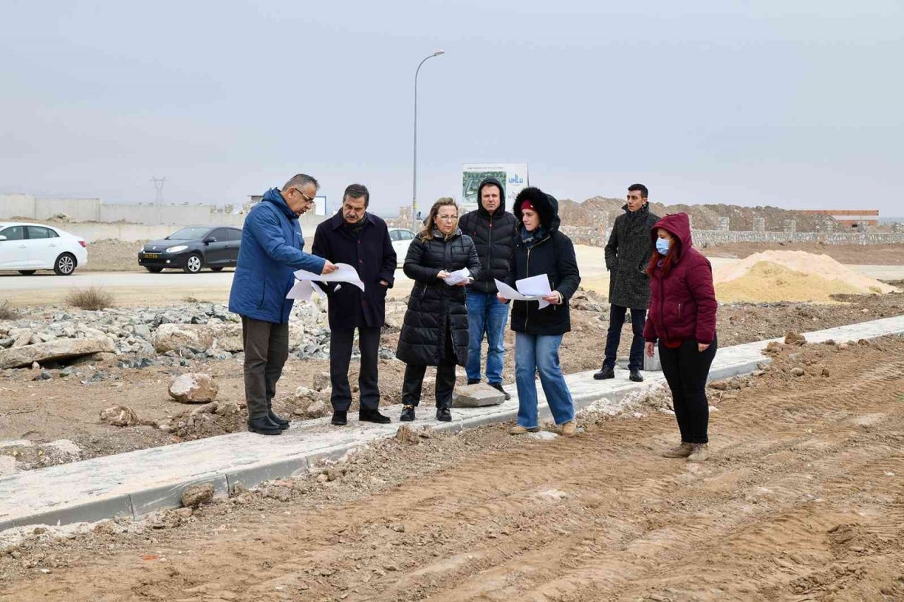 Başkan Ataç yapımı süren parkları inceledi