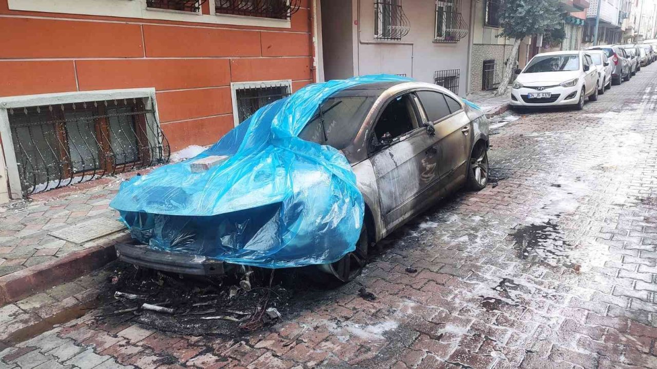 Sultangazi’de cezaevinden çıkan adam, komşusunun aracını yaktı